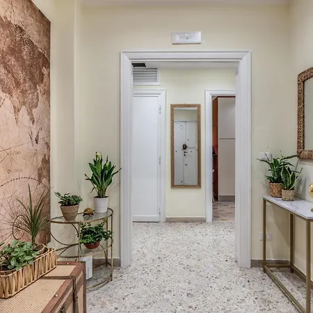 Apartment Vatican Cartographer