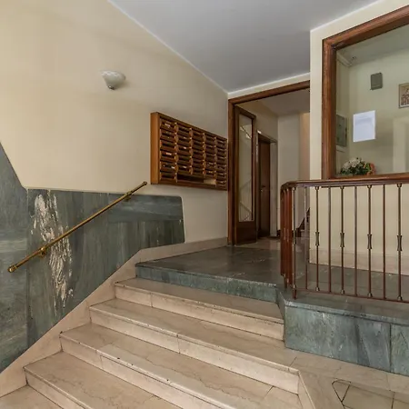 Apartment Vatican Cartographer *